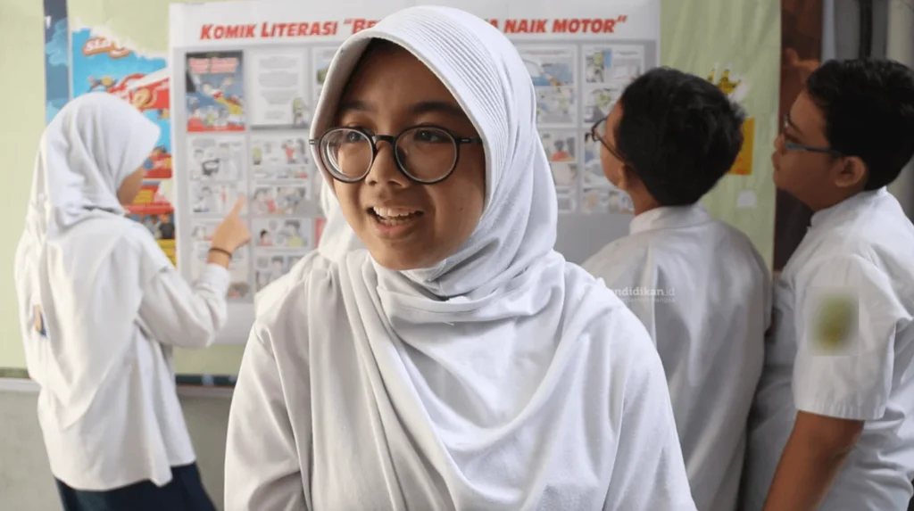 Komik Literasi Bahaya Berkendara Bagi Anak Remaja di Majalah Dinding